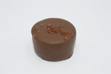 Load image into Gallery viewer, ChocoEve Milk Chocolate Caramel Cup with Hawaiian Sea Salt - 8 Piece Gift Box